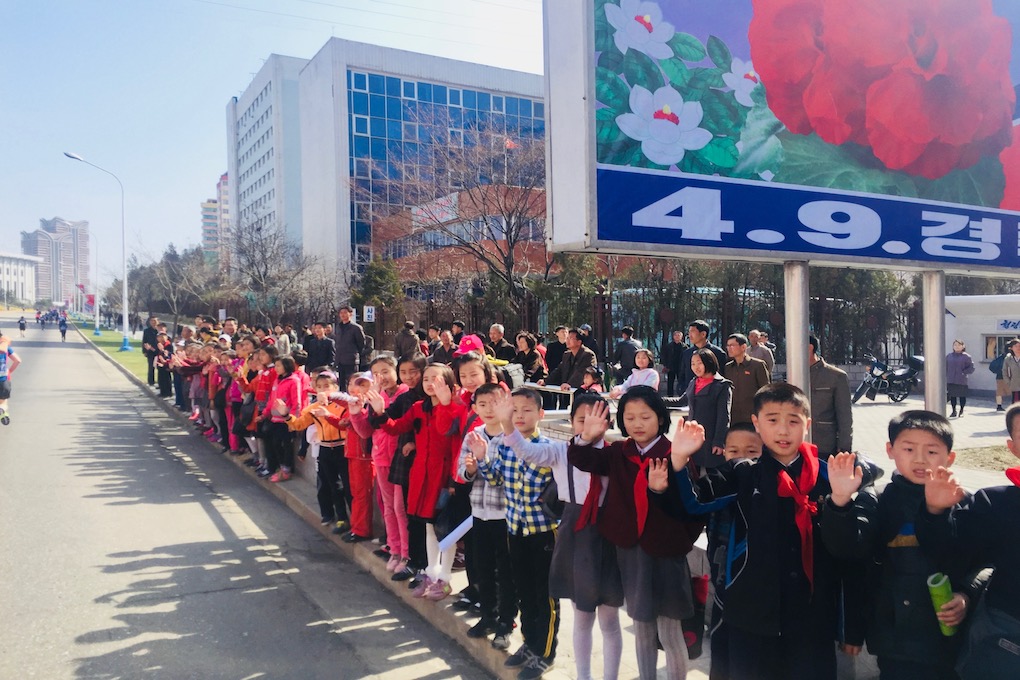北韓街道 小孩