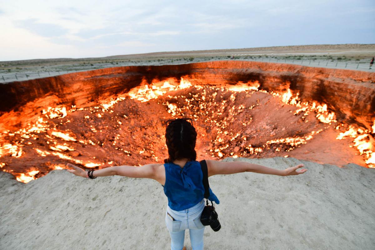 Turkmen-gas crater4